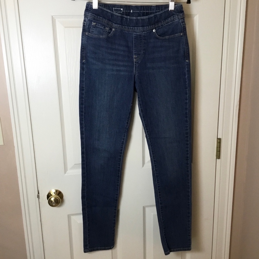 Levi’s Classic Blue Women's Pull-On Jegging Jeans - Size 4
